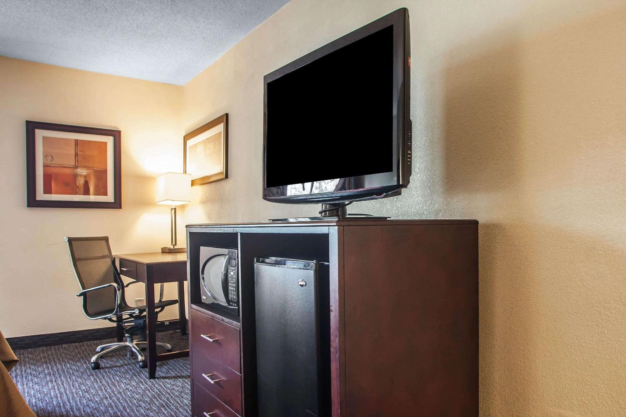 Comfort Inn Feasterville - Trevose Exterior photo